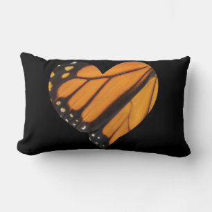 Foto von Herz geformt Monarch Butterfly Flügel Lendenkissen