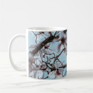 Foto WEISSER PETALIERTER BLUME Kaffeetasse