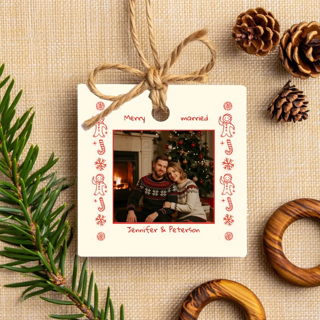 Foto Whimsical Red Doodle Weihnachten verheiratet Keramikornament (Von Creator hochgeladen)