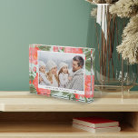 Foto Winterpeony<br><div class="desc">Lassen Sie sich mit unserem schicken und eleganten Foto-Block eine wertvolle Urlaubserinnerung entdecken. Ihr horizontal oder landschaftlich orientiertes Foto ist in Weiß gerahmt und umgeben von handbemalten,  wasserfarbenen Blume aus rotem Peak und grünem Blattwerk. Personalisieren Sie Ihre persönliche Beschriftung und/oder Ihren Namen.</div>