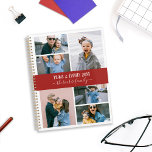 FotoCollage Planer<br><div class="desc">Stilvolle Planer können Sie mit sechs eigenen Fotos in einer minimalistischen Foto-Collage personalisieren. Personalisieren Sie weiter mit Ihrem Namen oder Familiennamen in weißen Kalligraphiebuchstaben. Die Rückseite weist ein Muster aus feinen, roten und weißen Streifen auf.</div>