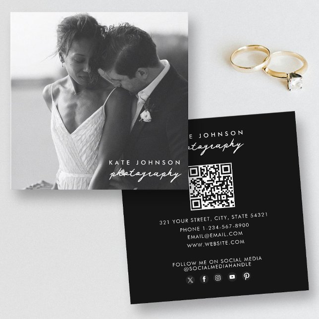 Fotograf Moderne Script Fotografie QR Code Quadratische Visitenkarte (Photographer Modern Script Photography QR Code Square Business Card)