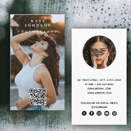 Fotografie Moderner Minimaler QR-Code für einfache Visitenkarte