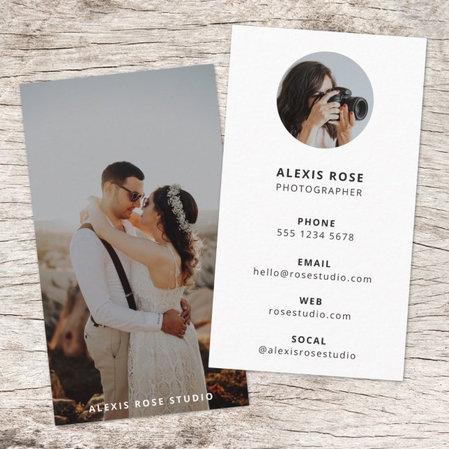 Fotografie Modernes Minimales Foto Visitenkarte (Modern minimalist white photography business card by Guava - clean, simple and easily customizable)