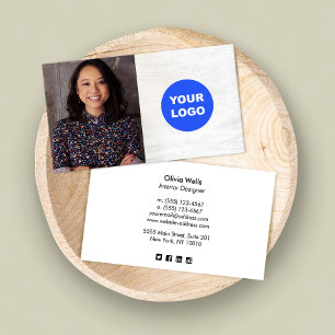 Fotokarte für das weiße Holz mit dem Logo Visitenkarte