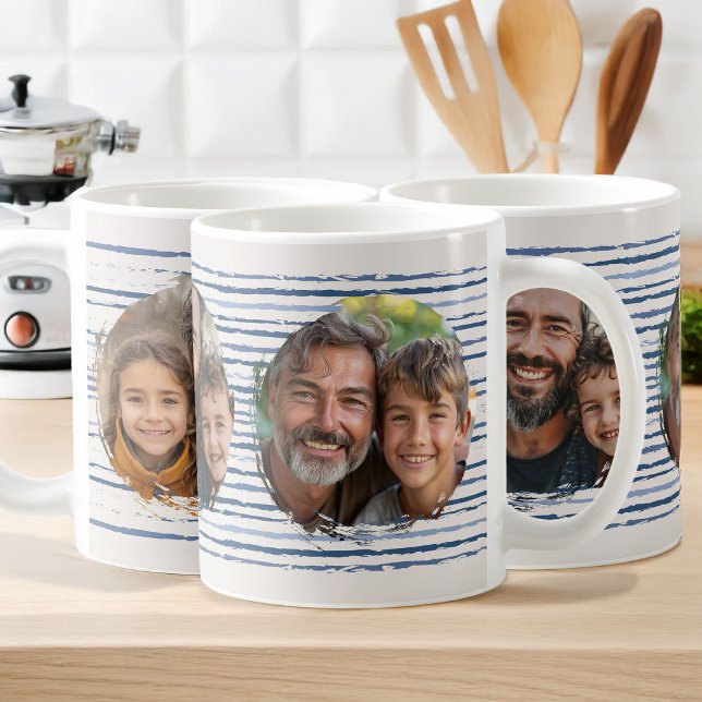Fotos der Familie auf neutraler, blau gestrichener Kaffeetasse (Family photo mug)