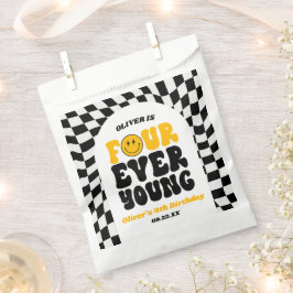 Four Ever Young Retro Fourth 4th Birthday Party Geschenktütchen