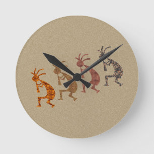 Four Kokopelli Runde Wanduhr