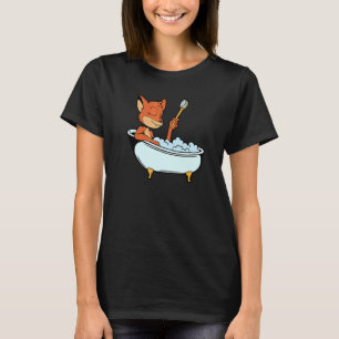 Fox badet in der Badewanne T-Shirt