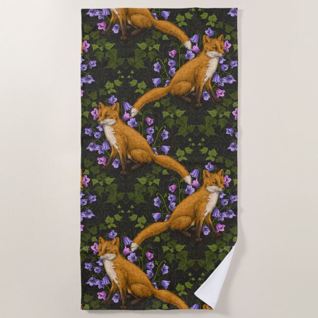 Fox, Glockenblumen und Efeu, grün, orange und viol Strandtuch (Vorderseite)