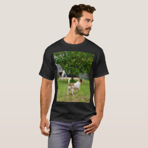Fox Terrier, der in einen Baum sprang, T-Shirt