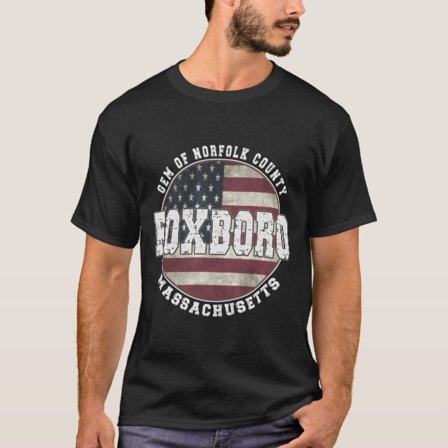 Foxboro Massachusetts American Flag T-Shirt (Vorderseite)