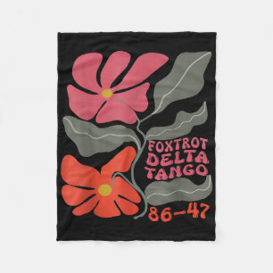 Foxtrots Deltas Tangos 86 47 Blume Boho Fleecedecke