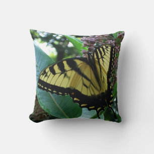 Frack Butterfly I auf Milkweed in Shenandoah Kissen