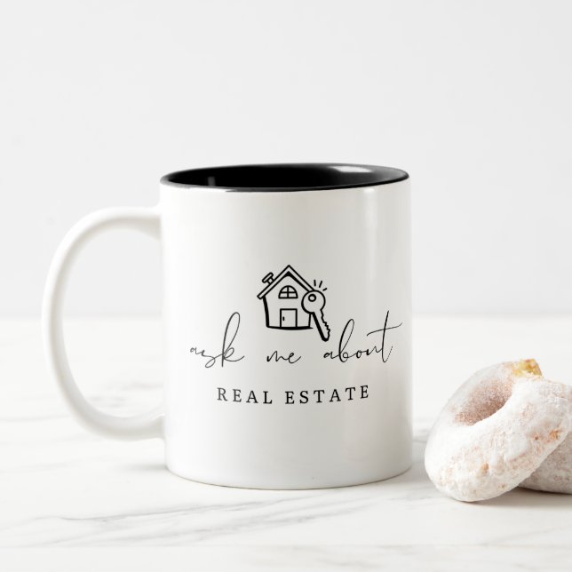 Frag mir über Real Anwesen Realtor Zweifarbige Tasse (Mit Donut)