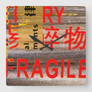 FRAGILE Markings - Torn Peeled - Wood Texture Quadratische Wanduhr