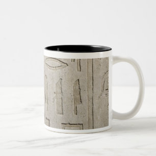 Fragment einer hieroglyphischen Aufschrift Zweifarbige Tasse