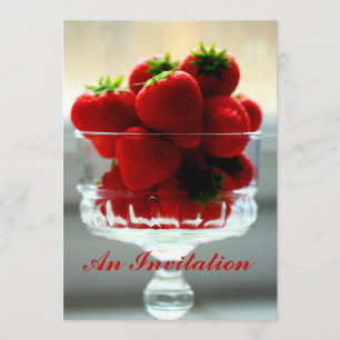 Fraises dans une invitation de cuvette