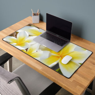 Frangipani Bouquet, Desk Mat Schreibtischunterlage