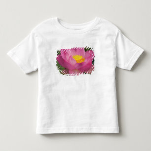 Franklin NC, Perry Water Garden, Lotus 2 Kleinkind T-shirt
