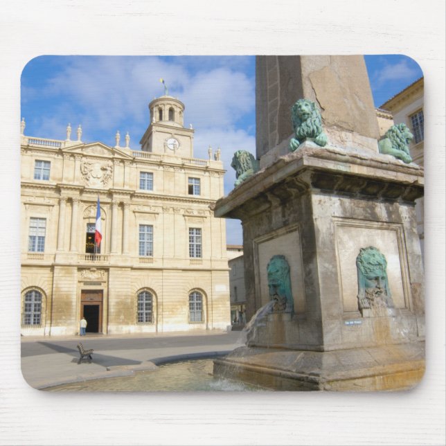 Frankreich, Arles, Provence, Place de la Mousepad (Vorne)