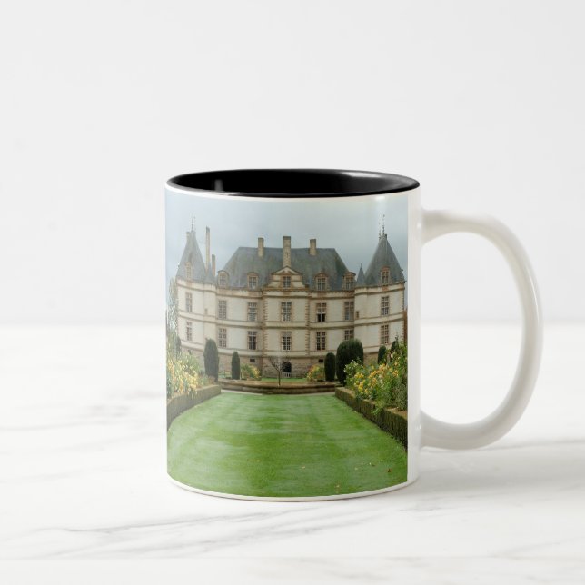 Frankreich, Burgund, Cormatin, Chateau de Cormatin Zweifarbige Tasse (Rechts)