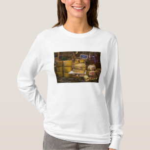 Frankreich, Korsika. Käse und Charcuterie T-Shirt