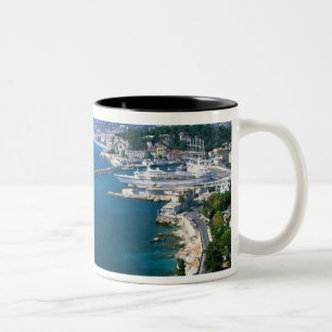 Frankreich, Nizza, Luftansicht des Hafens Zweifarbige Tasse