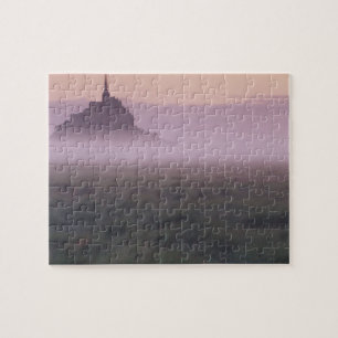 FRANKREICH, Normandie Mont St. Michel. Morgennebel