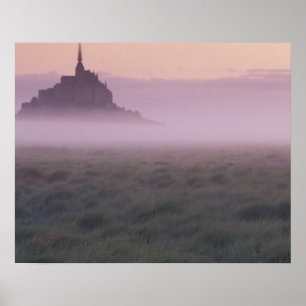 FRANKREICH, Normandie Mont St. Michel. Morgennebel Poster