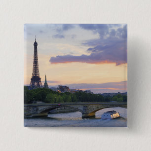 Frankreich, Paris, Ausflugboot auf Fluss die Button