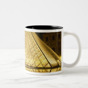 Frankreich, Paris, Das Louvre-Museum, Nacht Zweifarbige Tasse