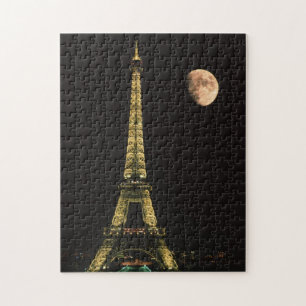 Frankreich, Paris. Eiffelturm bei Nacht