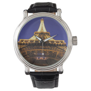 FRANKREICH, Paris Eiffelturm, Blick auf den Abend Armbanduhr