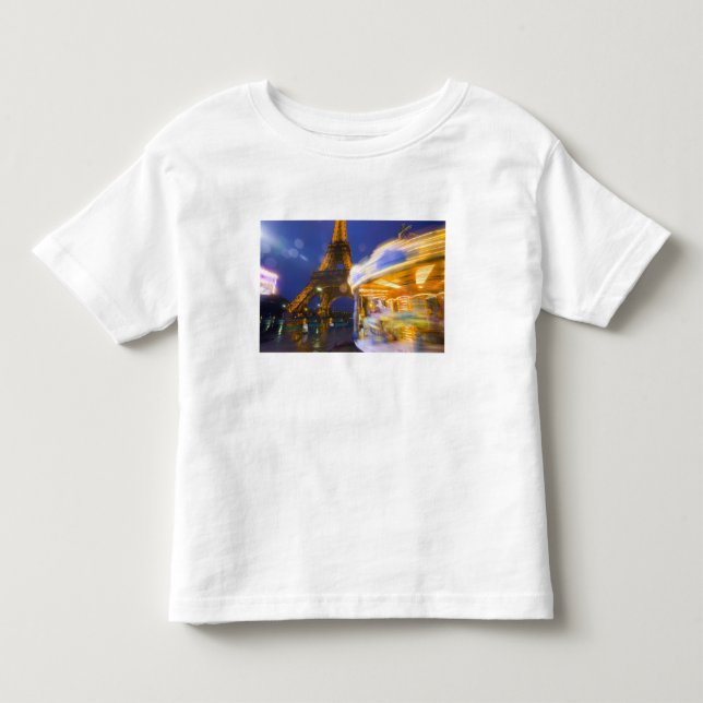 Frankreich, Paris. Eiffelturm in Dämmerung und Neb Kleinkind T-shirt (Vorderseite)
