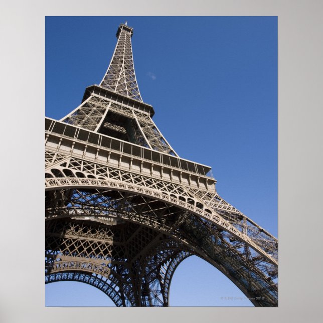 Frankreich, Paris, Eiffelturm, Niedrigwinkelansich Poster (Vorne)