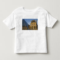 Frankreich, Paris, Louvre-Museum und die Pyramide,