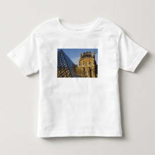 Frankreich, Paris, Louvre-Museum und die Pyramide, Kleinkind T-shirt