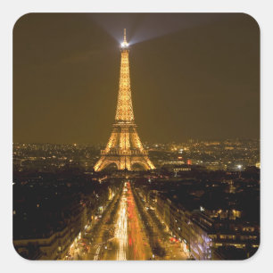 Frankreich, Paris. Nachtansicht des Eiffelturms Quadratischer Aufkleber