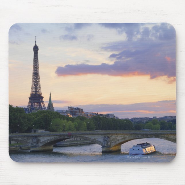 Frankreich, Paris, Tourboot auf Seine, Eiffel Mousepad (Vorne)