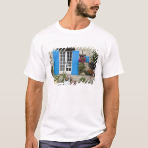 Frankreich, Provence, Saint-Léger-du-Ventoux. T-Shirt