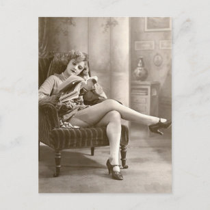 Französisch Flirt - Strumpfy Pinup Girl Postkarte