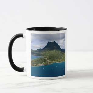 Französisch-Polynesien, Bora Bora. Luftansicht von Tasse