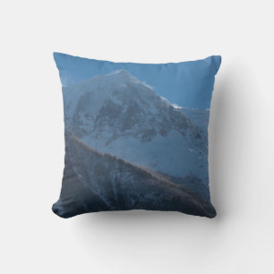 Französische Alpengipfel mit frischem Schnee bedec Kissen