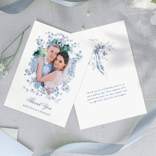Französische blaue Blumen & Bänder Hochzeitsfoto Dankeskarte