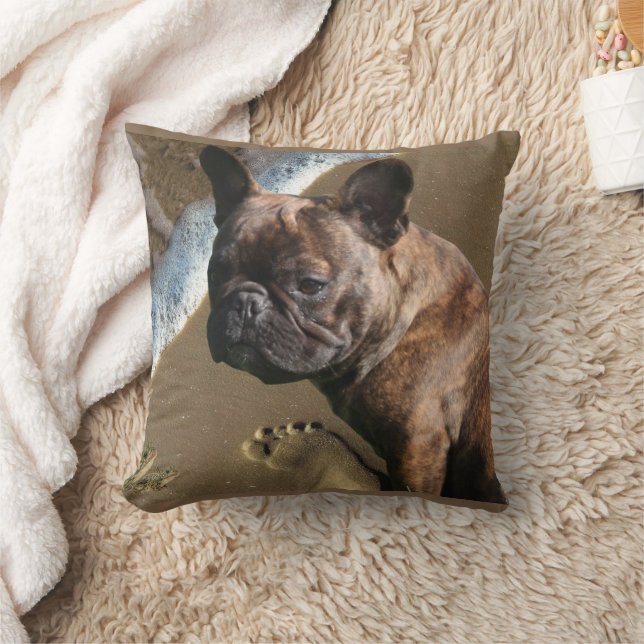 Französische Bulldogge am Meer French Bulldog Kissen (Decke)