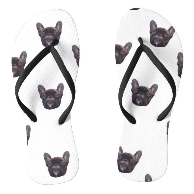 Französische Bulldogge drehen Reinfälle um Flip Flops (Fußbett)