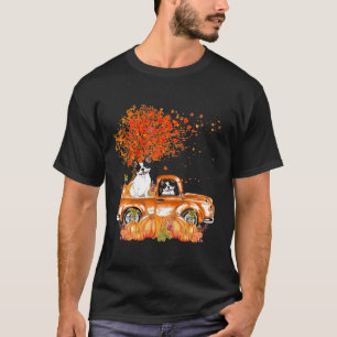 Französische Bulldogge Hund auf Kürbissen Lastwage T-Shirt