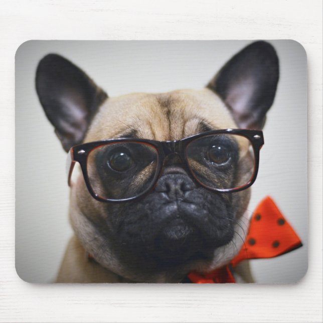 Französische Bulldogge mit Gläsern und Mousepad (Vorne)
