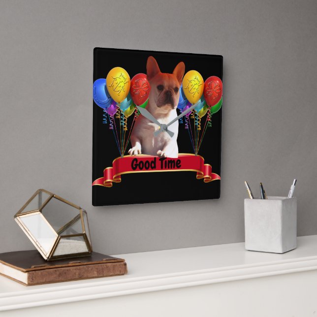 Französische Bulldogge mit Luftballons Quadratische Wanduhr (Büro)